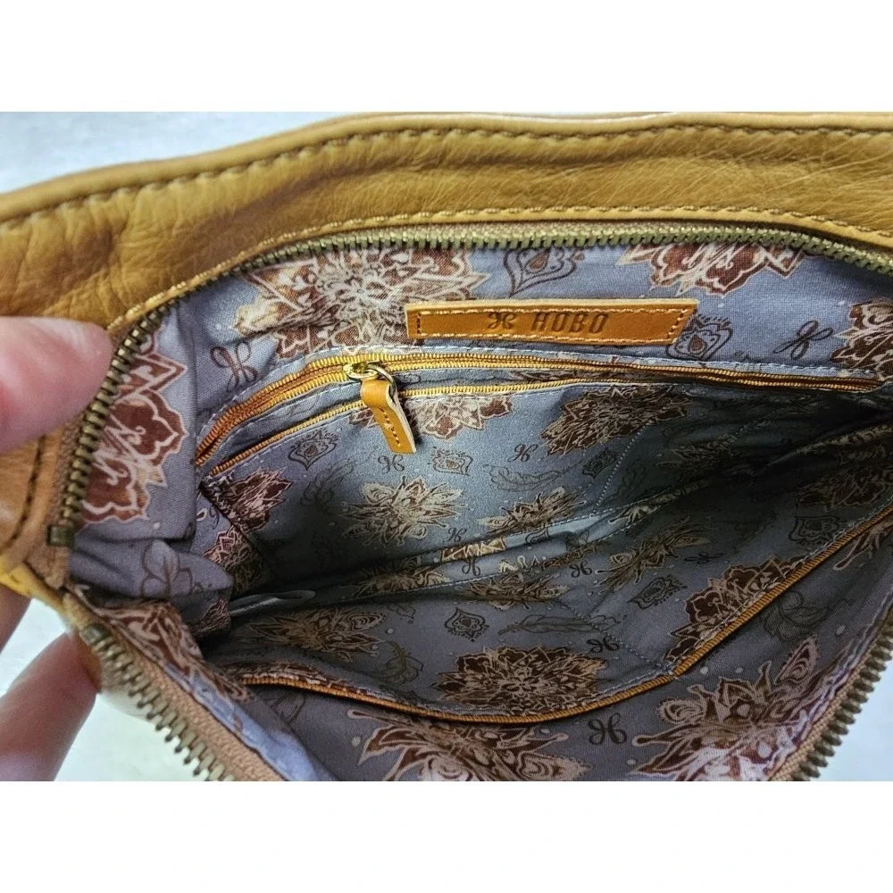 HOBO Cambel Natural Soft Polished Leather‎ Crossbody Bag Antique Brass Hardware